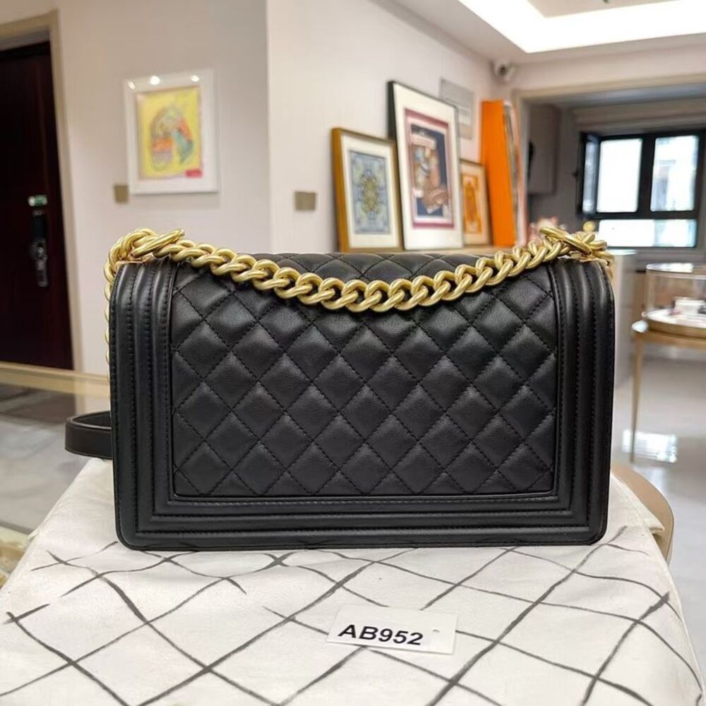 Chanel Women Pre-Loved Bag Very Good Condition - Picture 5 of 9